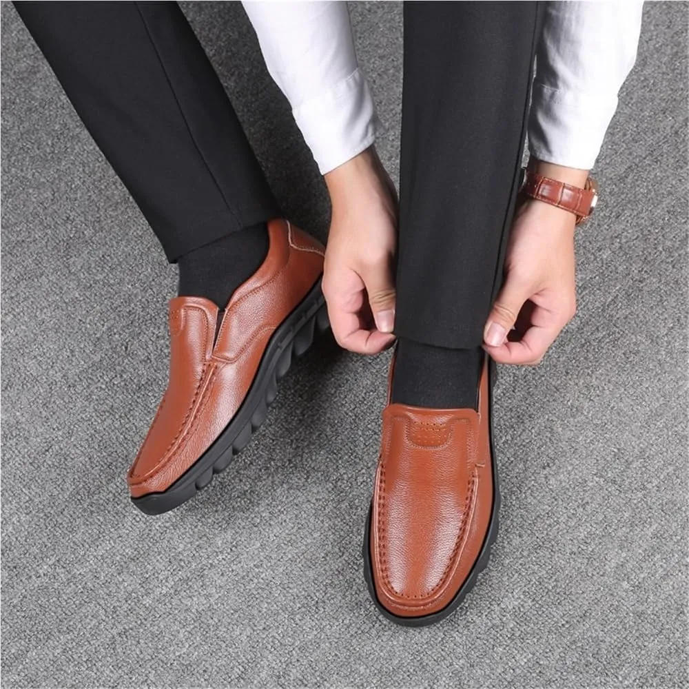 Mens Leather Loafers Slip On Breathable Comfortable Lightweight Driving Shoes Flat Heel Outdoor Shoes
